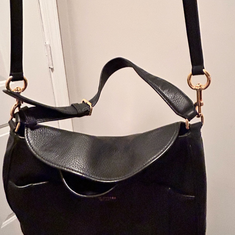 STYLISH Marc Jacobs hobo bag with matching wallet. ***WALLET SOLD SEPARATELY*** - Picture 3 of 11